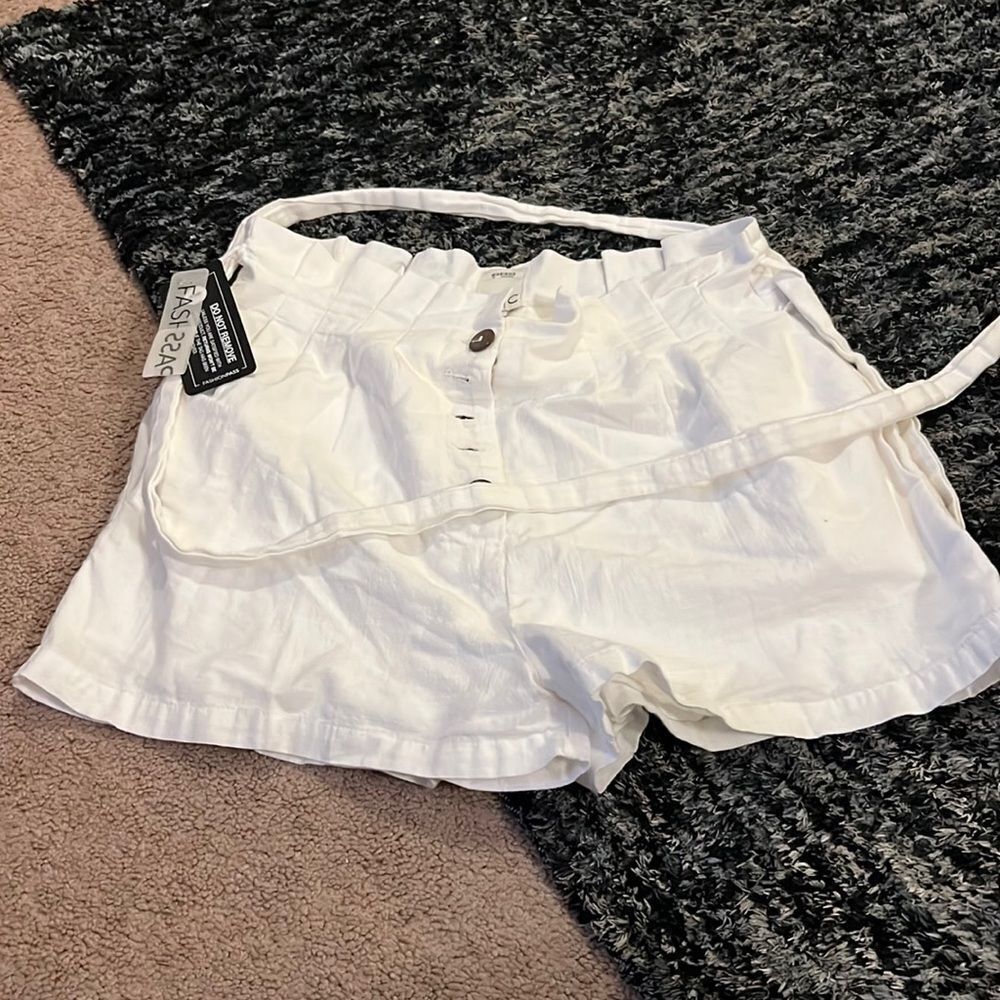 NWT revolve mp|c medium white shorts